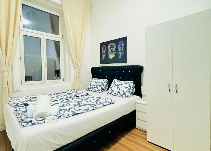 Апартаменти Spacious 5br Living Near Atzgersdorf Station