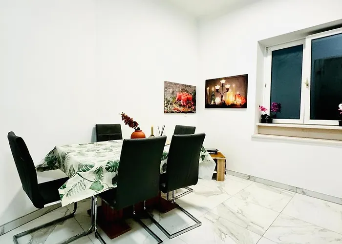 Spacious 5br Living Near Atzgersdorf Station * Відень