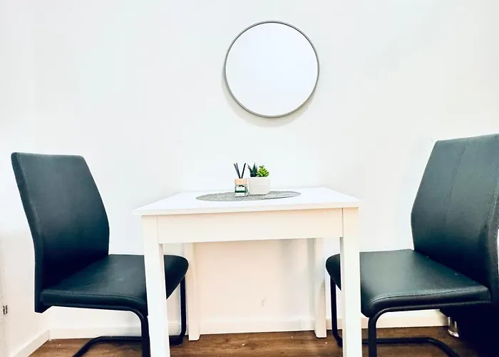 Spacious 5br Living Near Atzgersdorf Station Апартаменти