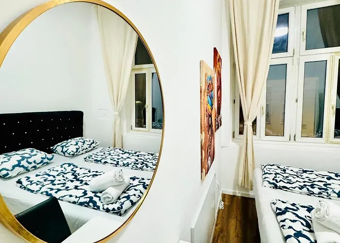 Апартаменти Spacious 5br Living Near Atzgersdorf Station Відень