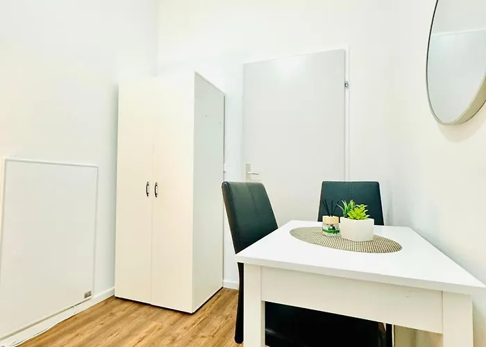 Апартаменти Spacious 5br Living Near Atzgersdorf Station Відень