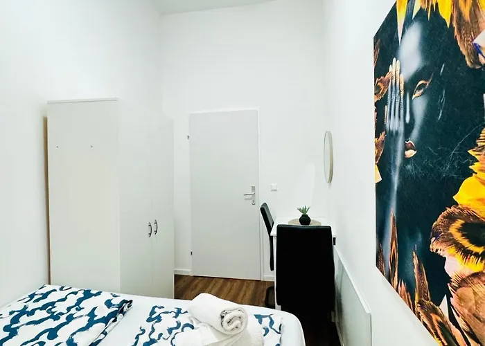 Апартаменти Spacious 5br Living Near Atzgersdorf Station *