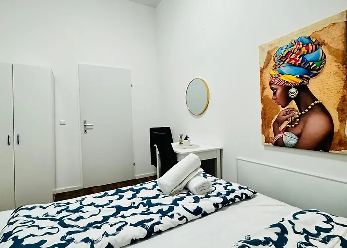 Spacious 5br Living Near Atzgersdorf Station Апартаменти