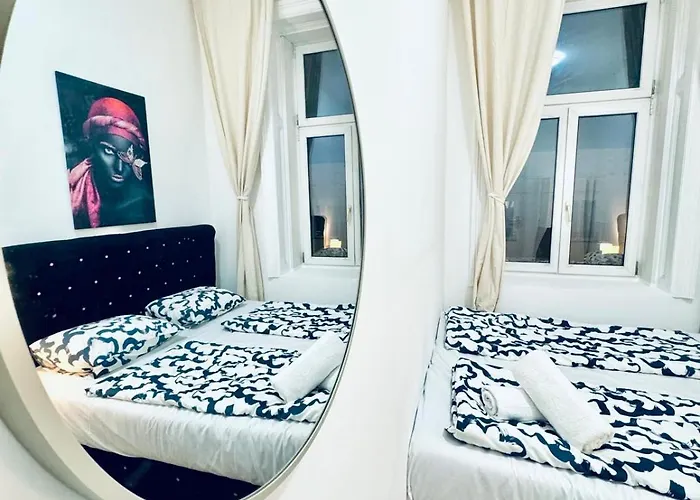 Spacious 5br Living Near Atzgersdorf Station Апартаменти *