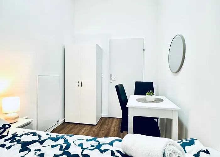 Апартаменти Spacious 5br Living Near Atzgersdorf Station Відень
