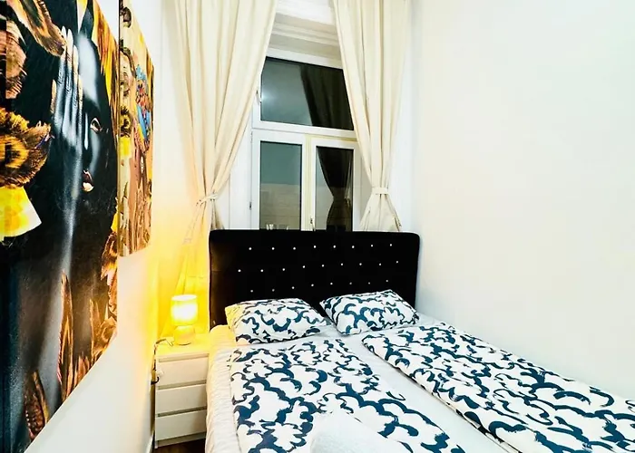 Апартаменти Spacious 5br Living Near Atzgersdorf Station