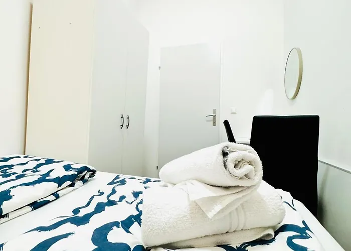 Spacious 5br Living Near Atzgersdorf Station Відень
