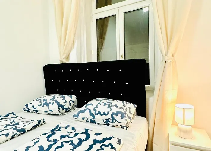 Spacious 5br Living Near Atzgersdorf Station Апартаменти *