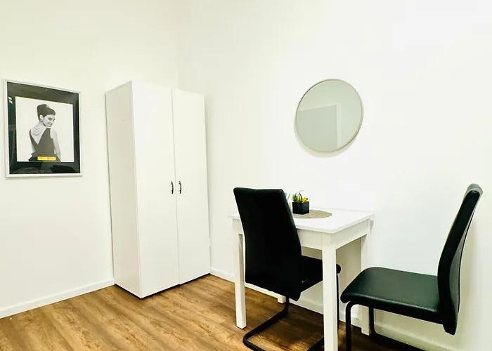 Spacious 5br Living Near Atzgersdorf Station Апартаменти