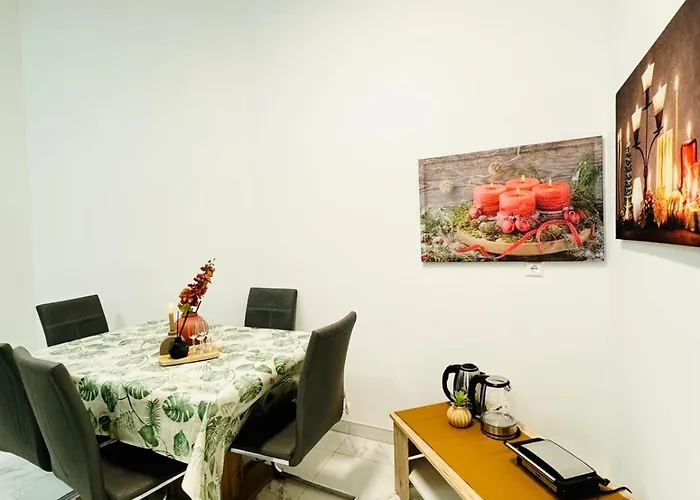 Spacious 5br Living Near Atzgersdorf Station Відень