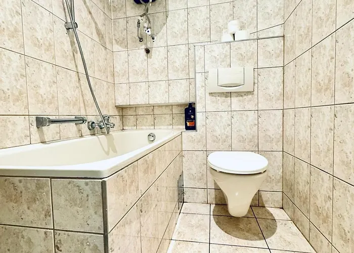 Spacious 5br Living Near Atzgersdorf Station Апартаменти Відень
